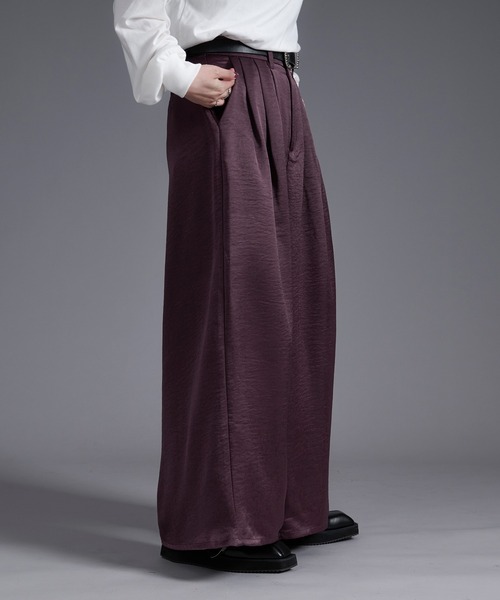 Ellno Loset(エルノロゼット)の「ボリュームタックサテンワイドパンツ(スラックス・メンズ・ブラック/ダークパープル・X-SMALL/SMALL/MEDIUM/LARGE)」の17枚目の写真