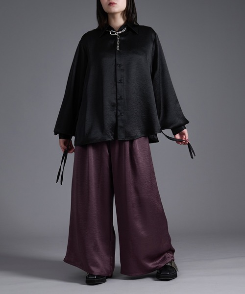 Ellno Loset(エルノロゼット)の「ボリュームタックサテンワイドパンツ(スラックス・メンズ・ブラック/ダークパープル・X-SMALL/SMALL/MEDIUM/LARGE)」の12枚目の写真