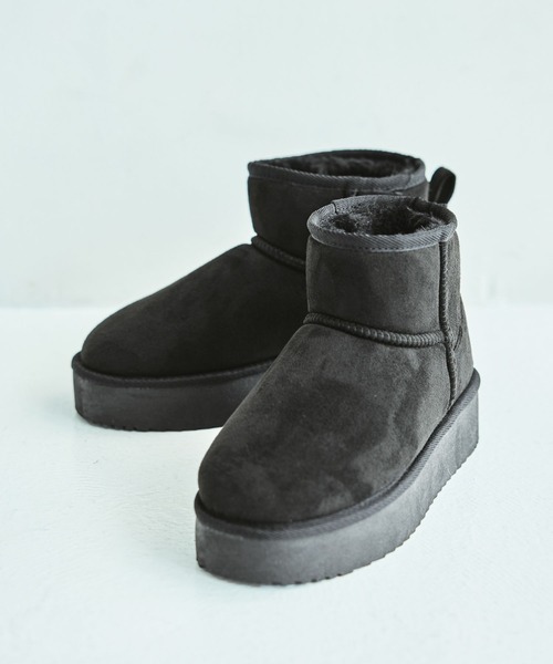 LAKOLE（ラコレ）の「アンクルフェイクムートンブーツ / 581075（ブーツ・レディース・ブラック/ベージュ/ブラウン・MEDIUM/LARGE）」の2枚目の写真