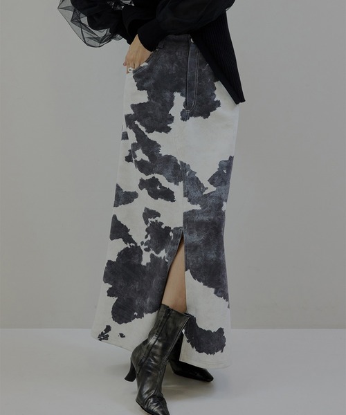 COW PATTERN SUEDE LIKE SKIRT（スカート）｜Ameri（アメリ）の