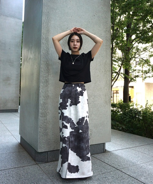 Ameri（アメリ）の「COW PATTERN SUEDE LIKE SKIRT（スカート