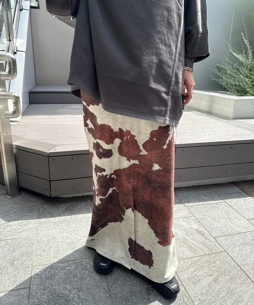 Ameri（アメリ）の「COW PATTERN SUEDE LIKE SKIRT（スカート