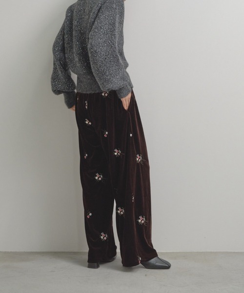 花柄刺繍ベロアパンツ（その他パンツ）｜Shelly island（シェリー