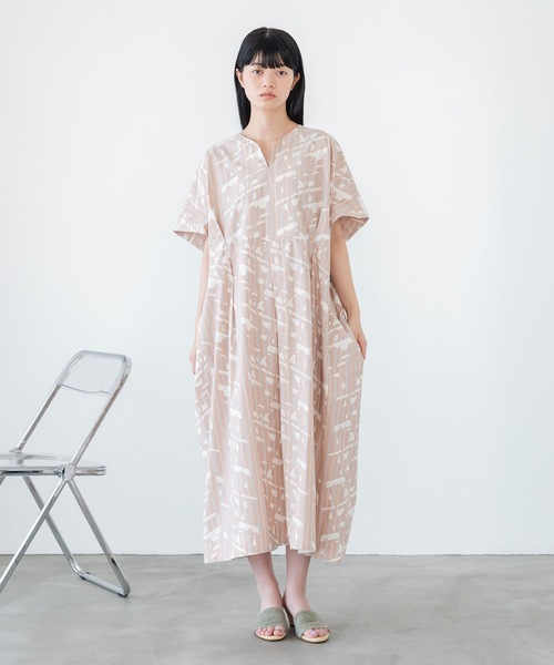 sneeuw（スニュウ）の「インビジブルフラワーワンピース（ワンピース・レディース・ブルー/ピンク・ONESIZE）」の3枚目の写真