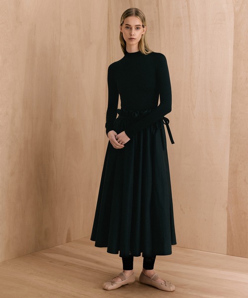 CHARLES & KEITH(チャールズ & キース)の「Winona ウィノナ フェルトボウ フラッフィーストラップメリージェーンフラット(パンプス・レディース・アイボリー/ライトアッシュグレー・24.5cm/25cm/25.5cm/22.5cm/23cm/23.5cm)」の3枚目の写真