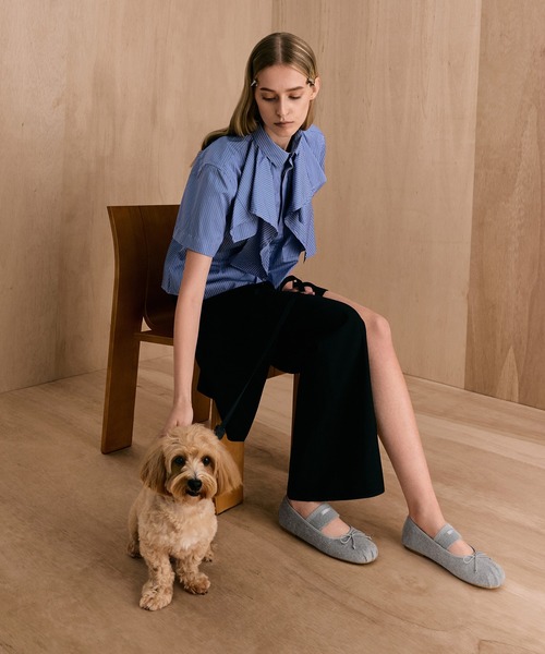 CHARLES & KEITH(チャールズ & キース)の「Winona ウィノナ フェルトボウ フラッフィーストラップメリージェーンフラット(パンプス・レディース・アイボリー/ライトアッシュグレー・24.5cm/25cm/25.5cm/22.5cm/23cm/23.5cm)」の10枚目の写真