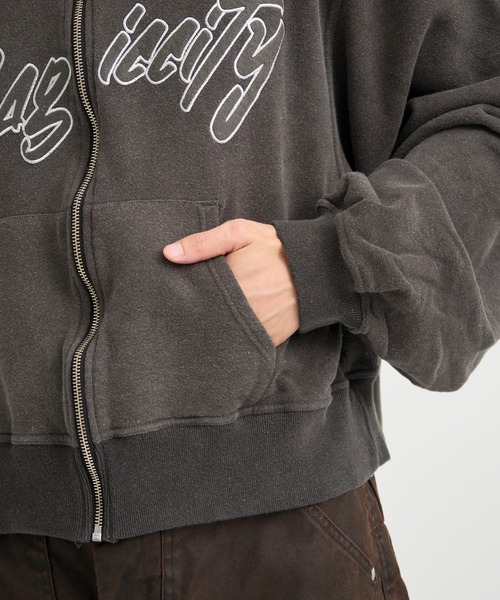 Jieda（ジエダ）の「別注 MAGIC CITY ZIP PARKA（パーカー・メンズ・グレー/ブラック・1/2）」の4枚目の写真