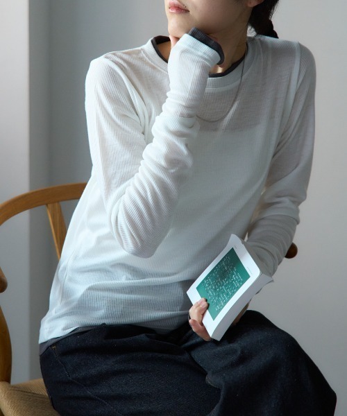 TRIANGLE PALETTE(トライアングルパレット)の「フィンガーホール付き レイヤード風シアーテレコ長袖Tシャツ(Tシャツ/カットソー・レディース・ホワイト/ブラック/グレー/ネイビー/ピンク・FREE)」の11枚目の写真