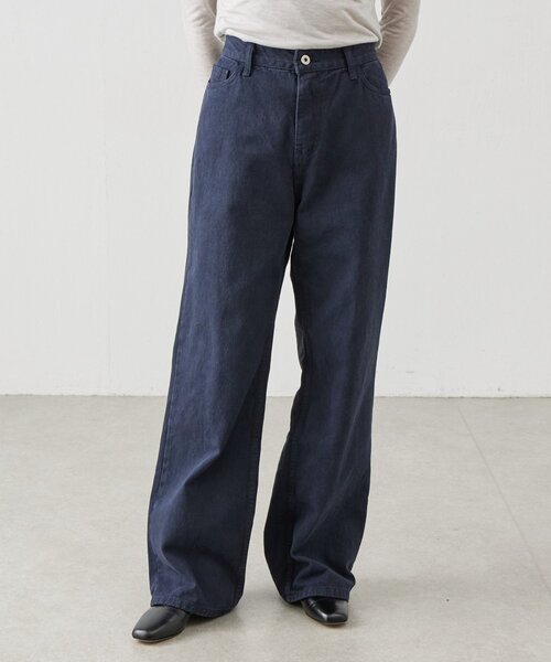 BEARDSLEY（ビアズリー）の「《LEVAR》裾フレアジーンズ（ダークネイビー）（デニムパンツ・レディース・ネイビー・MEDIUM）」の2枚目の写真