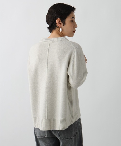 studio CLIP（スタディオクリップ）の「《ウタオ》AQUA Vネックプルオーバー（ニット/セーター・レディース・ライトブラウン/グレー/ライトベージュ・LARGE/MEDIUM）」の8枚目の写真