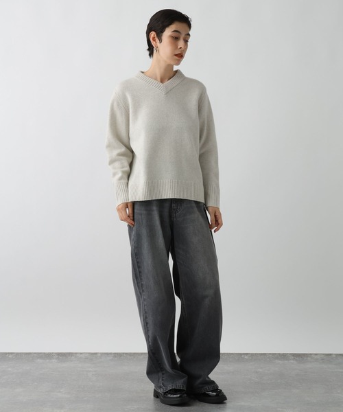 studio CLIP（スタディオクリップ）の「《ウタオ》AQUA Vネックプルオーバー（ニット/セーター・レディース・ライトブラウン/グレー/ライトベージュ・LARGE/MEDIUM）」の9枚目の写真