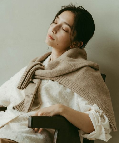 studio CLIP（スタディオクリップ）の「《ウタオ》AQUA Vネックプルオーバー（ニット/セーター・レディース・ライトブラウン/グレー/ライトベージュ・LARGE/MEDIUM）」の12枚目の写真