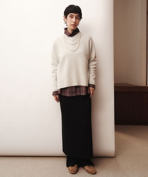 studio CLIP（スタディオクリップ）の「《ウタオ》AQUA Vネックプルオーバー（ニット/セーター・レディース・ライトブラウン/グレー/ライトベージュ・LARGE/MEDIUM）」の20枚目の写真