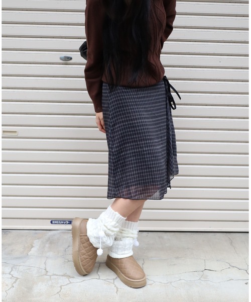 Vini（ヴィニ）の「ボンボン付きレッグウォーマー（レッグウォーマー・レディース・ホワイト/ブラック・FREE）」の4枚目の写真