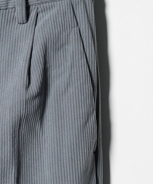 A DAY IN THE LIFE UNITED ARROWS（アデイインザライフユナイテッドアローズ）の「コーデュロイ タックスストレートパンツ ‐ウォッシャブル‐＜A DAY IN THE LIFE＞（その他パンツ・レディース・グレー系/ナチュラル/ブラック・38/40/36）」の5枚目の写真