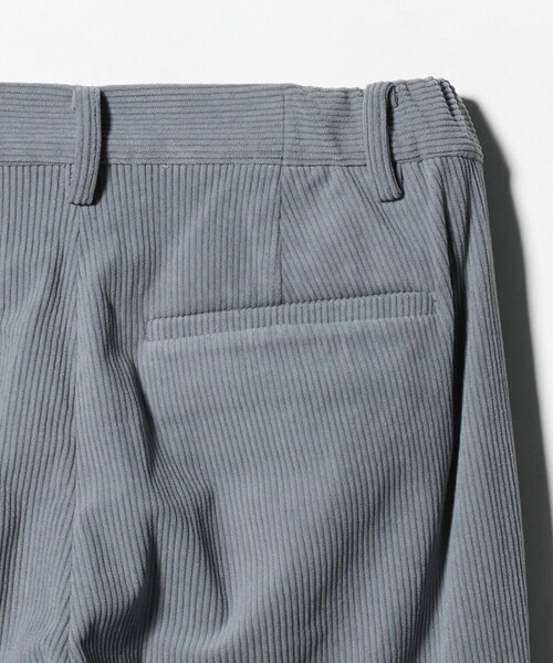 A DAY IN THE LIFE UNITED ARROWS（アデイインザライフユナイテッドアローズ）の「コーデュロイ タックスストレートパンツ ‐ウォッシャブル‐＜A DAY IN THE LIFE＞（その他パンツ・レディース・グレー系/ナチュラル/ブラック・38/40/36）」の6枚目の写真