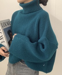 ショート丈ボリュームスリーブタートルネックニット