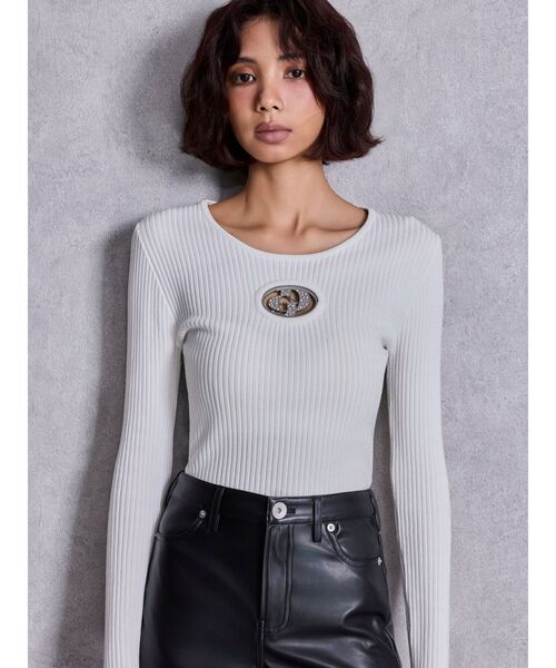 GYDA（ジェイダ）の「【ZOZO限定カラーあり】GD bijou MOLD ニットトップス（ニット/セーター・レディース・ブラウン/その他1/その他2/オフホワイト/ブラック/ネイビー/ピンク・FREE）」の8枚目の写真