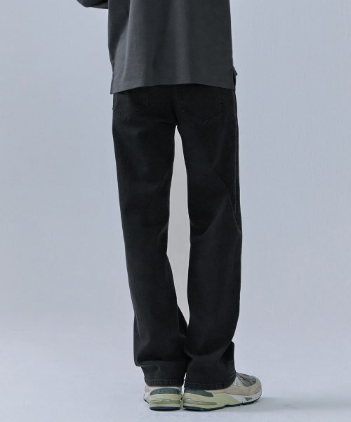 CHASECULT(チェイスカルト)の「男性 ブラック ウォッシング ワイド デニムパンツ-CERK2315B03(デニムパンツ・メンズ・ブラック・70/76/82/86)」の2枚目の写真