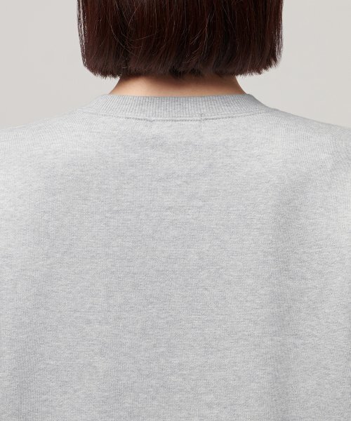 MUSINSA STANDARD WOMAN（ムシンサスタンダードウーマン）の「ウィメンズ 起毛セミオーバーサイズ スウェットシャツ [ミディアムグレー]（スウェット・レディース・その他・SMALL/MEDIUM/LARGE/X-SMALL）」の4枚目の写真