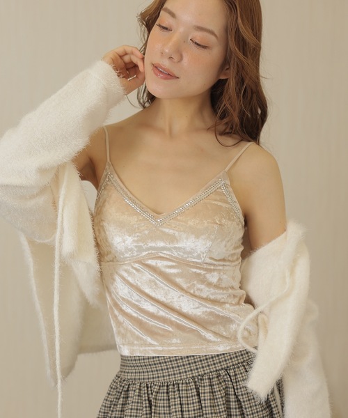 Lace Ladies(レースレディース)の「スパンコール ベルベット風 Vネック カップ付き キャミソール(キャミソール・レディース・ベージュ/アイボリー/ブラック・FREE)」の11枚目の写真