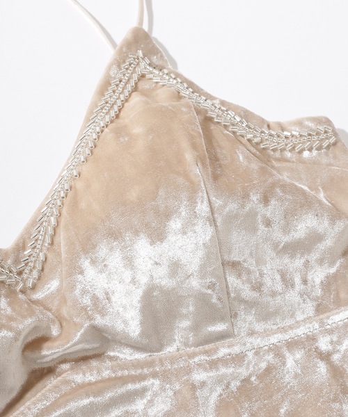Lace Ladies(レースレディース)の「スパンコール ベルベット風 Vネック カップ付き キャミソール(キャミソール・レディース・ベージュ/アイボリー/ブラック・FREE)」の19枚目の写真