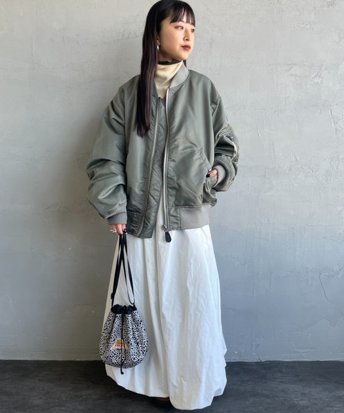 JEANS FACTORY Clothes（ジーンズファクトリークローズ）の「[Jeans Factory Clothes/ジーンズファクトリークローズ] ビッグシルエットMA-1 ミリタリージャケット（MA-1・レディース・ブラック/モスグリーン・S/M/L/XL）」の4枚目の写真