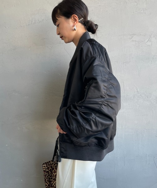 JEANS FACTORY Clothes（ジーンズファクトリークローズ）の「[Jeans Factory Clothes/ジーンズファクトリークローズ] ビッグシルエットMA-1 ミリタリージャケット（MA-1・レディース・ブラック/モスグリーン・S/M/L/XL）」の7枚目の写真