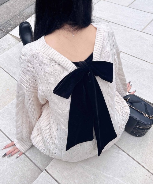 INGNI（イング）の「バックベロアリボンケーブルチュニックニット（ニット/セーター・レディース・アイボリー系3/チャコールグレー×ブラック/ワイン系4/ベージュ系2・M）」の4枚目の写真