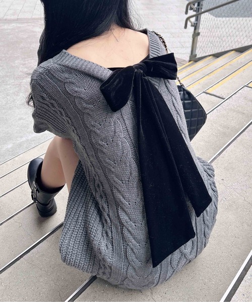 INGNI（イング）の「バックベロアリボンケーブルチュニックニット（ニット/セーター・レディース・アイボリー系3/チャコールグレー×ブラック/ワイン系4/ベージュ系2・M）」の2枚目の写真