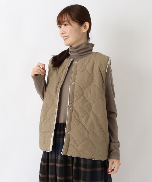 one'sterrace(ワンズテラス)の「裏シープキルティングベスト(その他アウター・レディース・ブラウン系8/ブラック系8・02)」の2枚目の写真