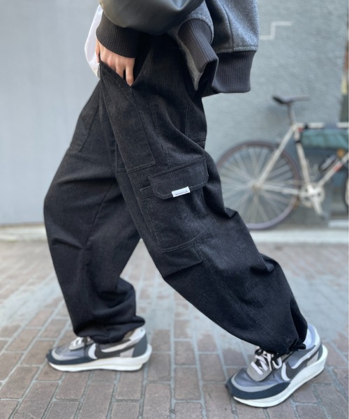 MAISON CLUB(メゾンクラブ)の「【MAISON CLUB】Basic Military CargoPants. Type M-65/M-47/Work Painter ワイドカーゴパンツ(カーゴパンツ・メンズ・ダークインディゴブルー/ブラック系7/チャコールグレー/ブラック/ブラウン系その他2/ブラック系その他5/ブラック系その他/グレー/ブラック系その他6/ブラウン/ダークグレー/ベージュ/インディゴブルー/サックスブルー/カーキ系5/グレー系その他/カーキ/カーキ系4/グレー系その他2/カーキ系/グレー系その他4/カーキ系6/ネイビー系2/ネイビー/ホワイト/ライトグレー・7/8/6/5/3/ 8/4)」の4枚目の写真