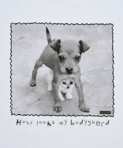 VISION STREET WEAR(ヴィジョンストリートウェア)の「VSW Body Guard Puppy T-Shirts White(Tシャツ/カットソー・レディース・その他・SMALL/X-LARGE/MEDIUM/LARGE)」の2枚目の写真