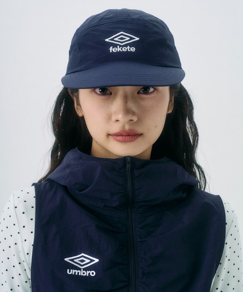 FEKETE（フェケテ）の「【umbro×fekete】cap / ジェットキャップ（キャップ・レディース・ライトピンク/ブラック/ネイビー・FREE）」の2枚目の写真