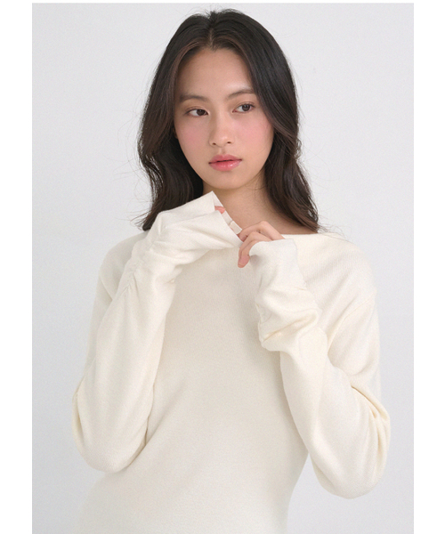 MICANE(ミケーネ)の「セイディカウルネックストラップニット(ニット/セーター・レディース・グレー/クリーム・SMALL/MEDIUM/LARGE/X-LARGE)」の6枚目の写真