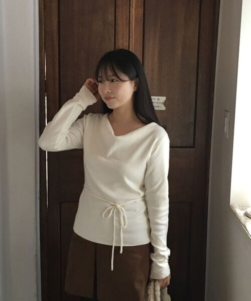 MICANE(ミケーネ)の「セイディカウルネックストラップニット(ニット/セーター・レディース・グレー/クリーム・SMALL/MEDIUM/LARGE/X-LARGE)」の19枚目の写真