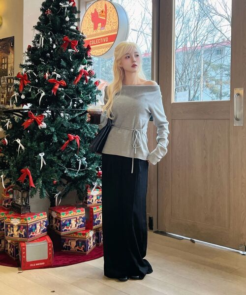 MICANE(ミケーネ)の「セイディカウルネックストラップニット(ニット/セーター・レディース・グレー/クリーム・SMALL/MEDIUM/LARGE/X-LARGE)」の20枚目の写真