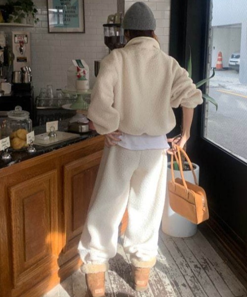 FREE STYLISTS(フリー スタイリスト)の「YUGA_YGMC Boa sweat top and pants set(セットアップ・レディース・キャメル/ブラック/オフホワイト・FREE)」の12枚目の写真