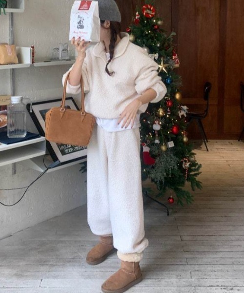 FREE STYLISTS(フリー スタイリスト)の「YUGA_YGMC Boa sweat top and pants set(セットアップ・レディース・キャメル/ブラック/オフホワイト・FREE)」の9枚目の写真