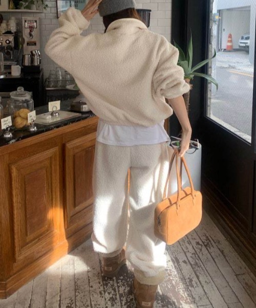 FREE STYLISTS(フリー スタイリスト)の「YUGA_YGMC Boa sweat top and pants set(セットアップ・レディース・キャメル/ブラック/オフホワイト・FREE)」の11枚目の写真