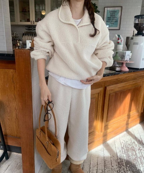 FREE STYLISTS(フリー スタイリスト)の「YUGA_YGMC Boa sweat top and pants set(セットアップ・レディース・キャメル/ブラック/オフホワイト・FREE)」の5枚目の写真