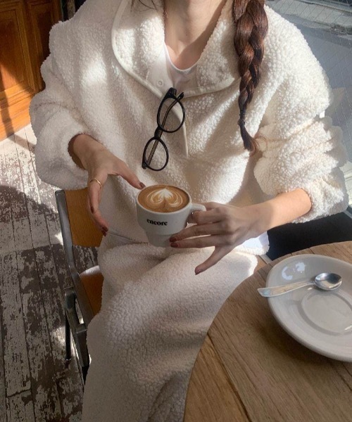 FREE STYLISTS(フリー スタイリスト)の「YUGA_YGMC Boa sweat top and pants set(セットアップ・レディース・キャメル/ブラック/オフホワイト・FREE)」の16枚目の写真