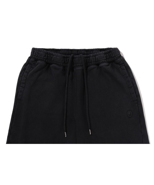 A BATHING APE(アベイシングエイプ)の「ONE POINT GARMENT DYE RELAXED FIT SWEATPANTS(スウェットパンツ・メンズ・ブラック・MEDIUM/SMALL/X-LARGE/LARGE)」の4枚目の写真