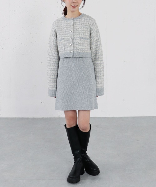 archives（アルシーヴ）の「ツイードニットカーディガン×ミニキャミワンピＳＥＴ（ワンピース・レディース・グレー/アイボリー/チャコールグレー・MEDIUM）」の3枚目の写真