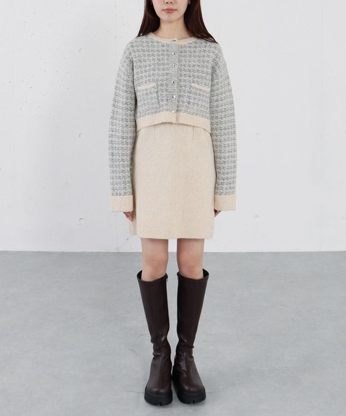 archives（アルシーヴ）の「ツイードニットカーディガン×ミニキャミワンピＳＥＴ（ワンピース・レディース・グレー/アイボリー/チャコールグレー・MEDIUM）」の4枚目の写真