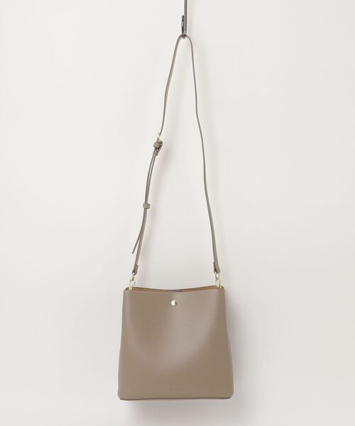 Legato Largo（レガートラルゴ）の「"02"≪Legato Largo≫たすかるっかばん 3ポケット 2WAY ショルダーバッグ（ショルダーバッグ・レディース・ライトグレー/モカ/ブラック/グレイッシュベージュ・ONE SIZE）」の4枚目の写真