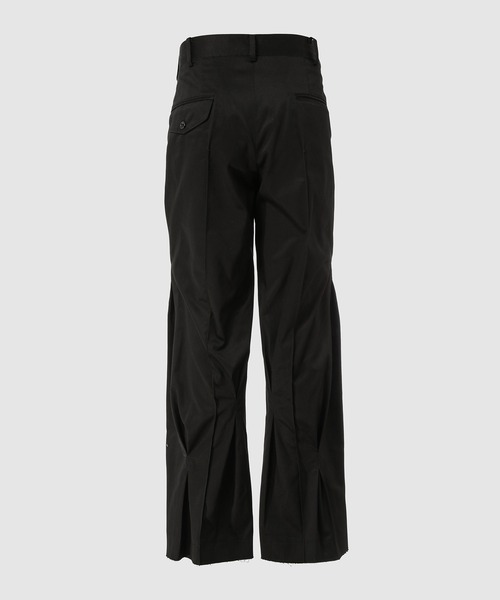 KHOKI（コッキ）の「Pleated Chino Pants（チノパンツ・メンズ・ブラック/ベージュ・2）」の3枚目の写真