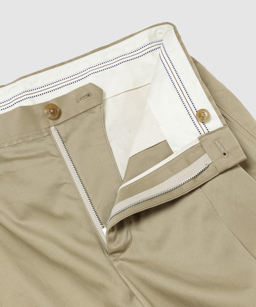 KHOKI（コッキ）の「Pleated Chino Pants（チノパンツ・メンズ・ブラック/ベージュ・2）」の11枚目の写真