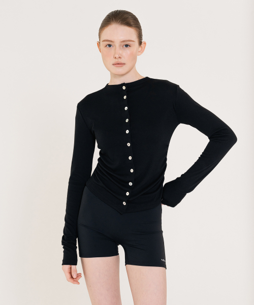 INJIACTIVE(インジアクティブ)の「コンパクトスリムカーディガン ブラック(カーディガン/ボレロ・レディース・その他・ONE SIZE)」の1枚目の写真
