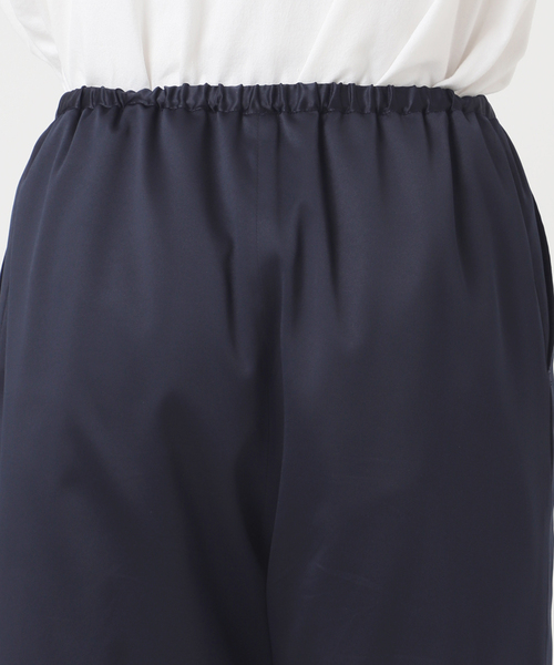 CITYSHOP（シティーショップ）の「SATIN EASY パンツ（その他パンツ・レディース・ベージュ/ネイビー・36/38）」の17枚目の写真